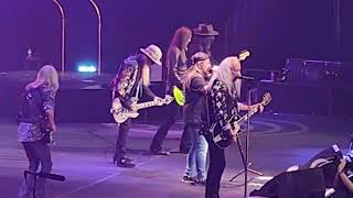 Lynyrd Skynyrd live in Greensboro NC *  Billy Gibbons of ZZ Top  " They call me the Breeze "