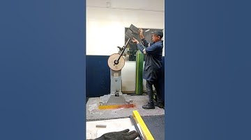 HOW TO DROP AND SWING IMPACT MACHINE HAMMER IN PERFORMING V-NOTCH FLEXION BAR TEST ON MOUTON CHARPY