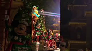 December🎄 #christmas #disneyparade #decoration #trending #christmasdecor #disneyland #santaclause