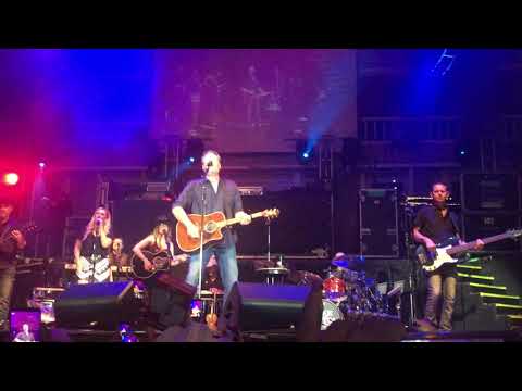 blake-shelton---doin'-what-she-likes---cowboys-dancehall-pop-up-show-in-san-antonio-9-21-2018