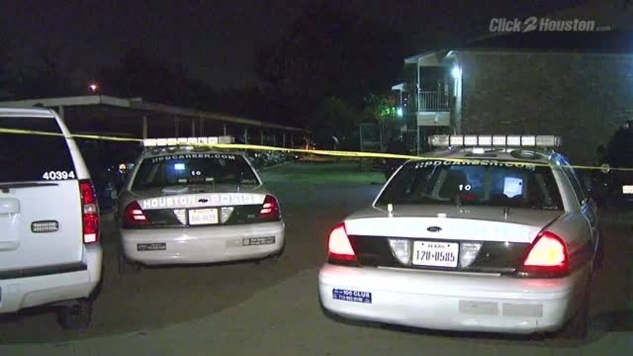 Man Found Dead Outside Apartment Complex - YouTube