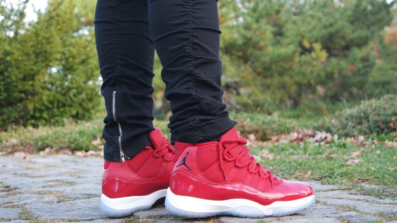 red jordan 11 on feet