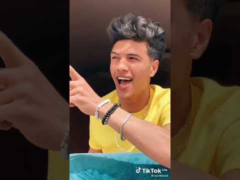 تحت شباك بنت القمر واقف بغنى بنادى عليك شريف خالد