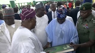 ASIWAJU BOLA AHMED TINUBU RECEIVED THE HOLY QURAN AFTER HIS FIRST JUMAT PRAYER IN OFFICE