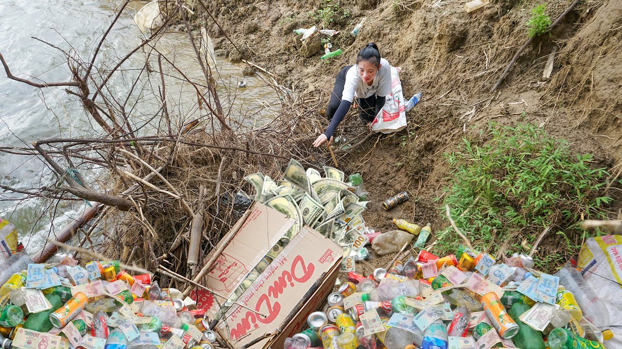 Daily Life Picking up Scrap, Huge Amount of Money Found in Riverside Landfill / Single Mother
