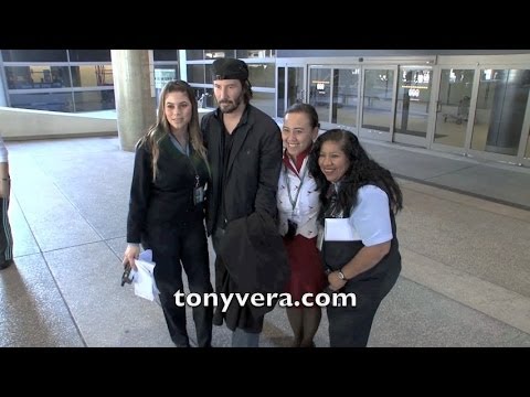 Keanu Reeves so good with his fans