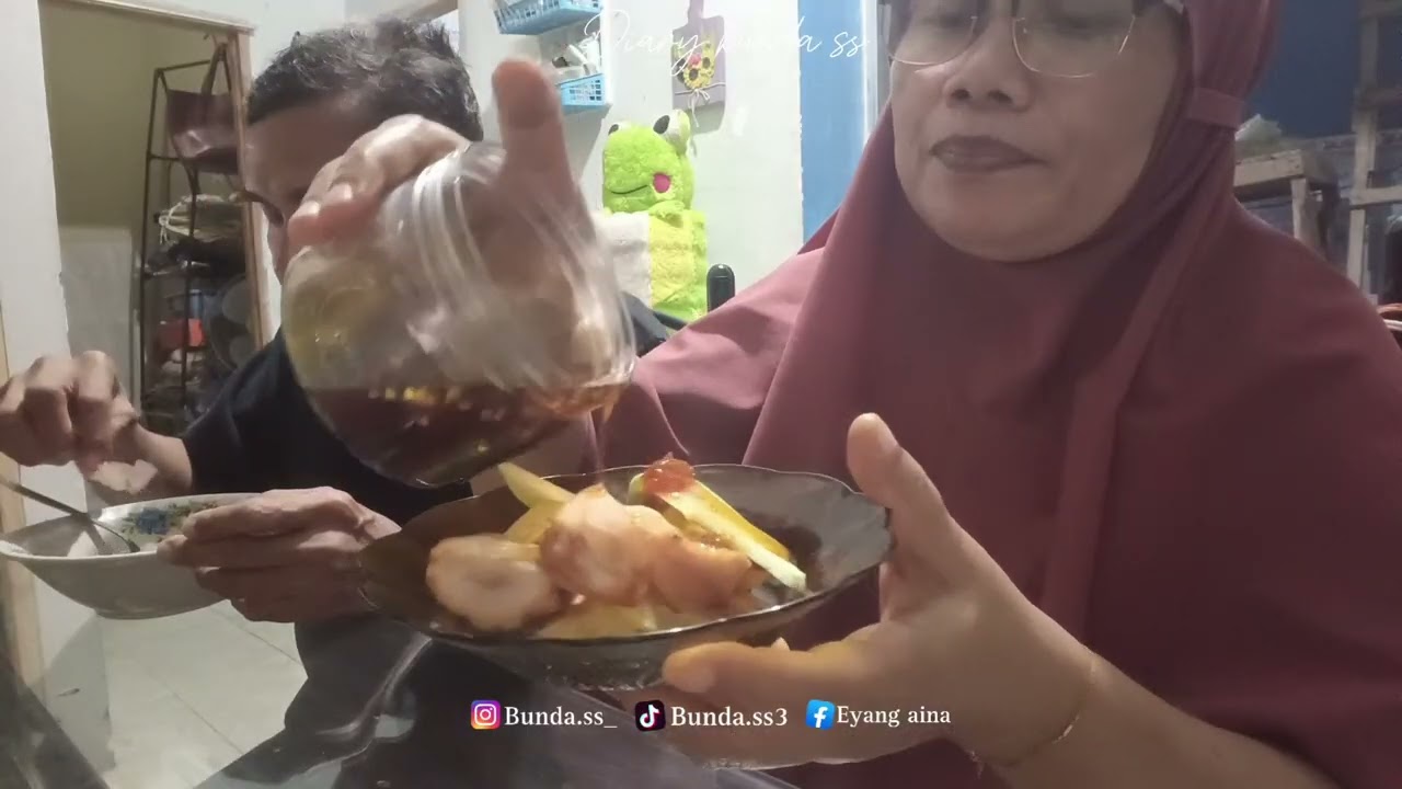 #vlog BIKIN RUJAK DAN MASAK SOTO AYAM (udan udan gawe rujak lur 😄).