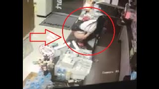 VIDEO : Tak tahan, Wanita Ini Kencing di Meja Kasir di Hadapan ...