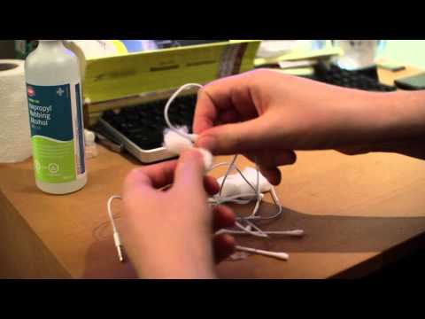 How to Clean your Earbuds - Cleaning and disinfecting the Headphones for iPhone iPod iPad or Android