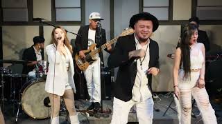 05 AYESHA BAND   Rock With You