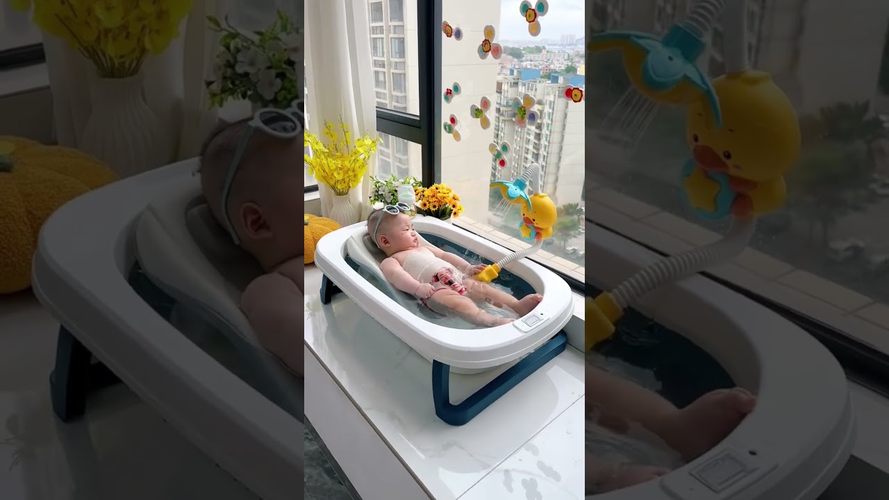 This Baby Duck Shower Sprayer Makes Bath Time Fun and Easy!