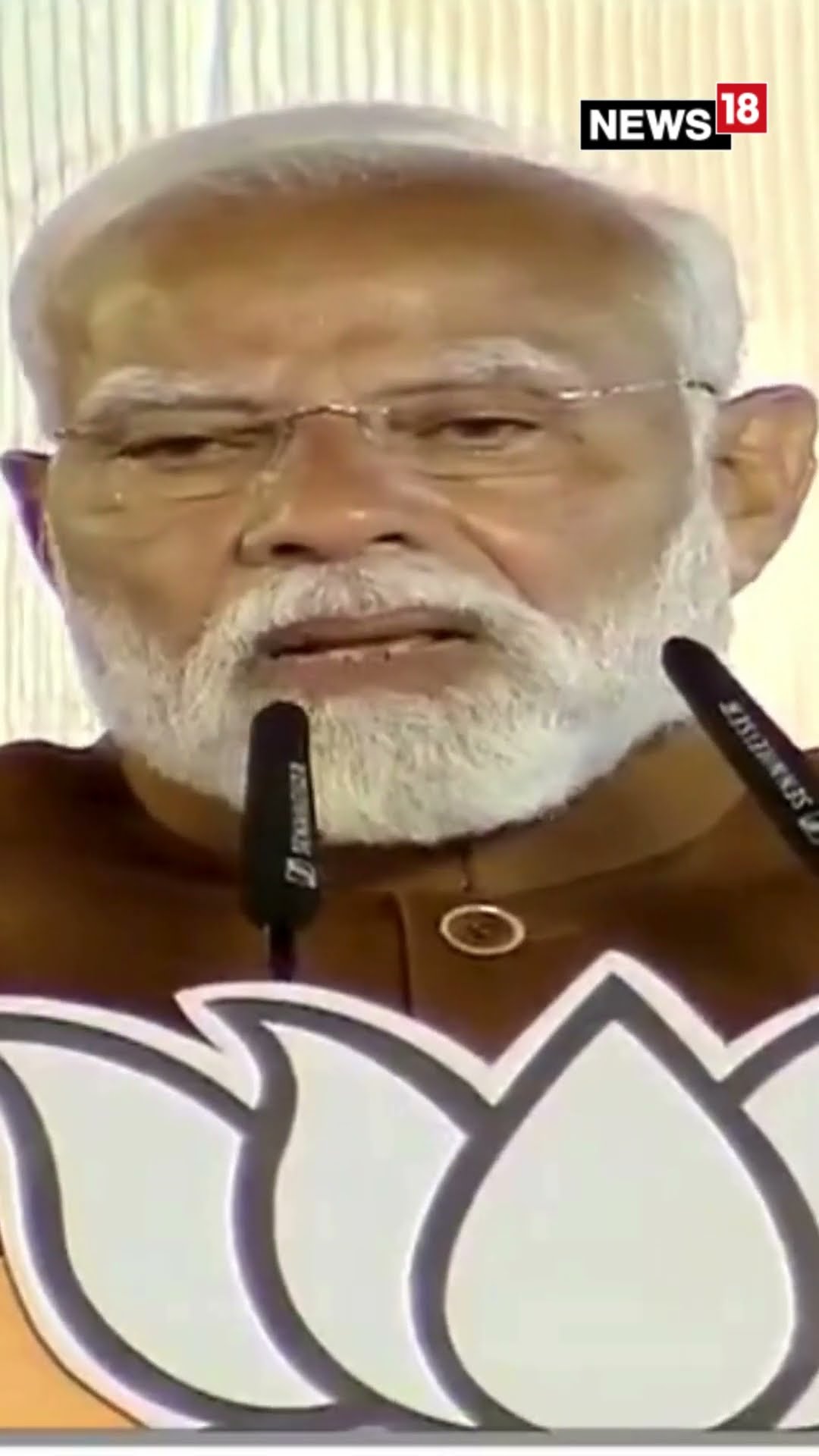Modi Halts His Speech As He Notices One Of The Workers Feeling Uneasy During In The Crowd | N18S