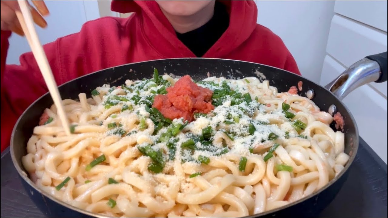 【ASMR，咀嚼音】Japanese Style Spicy Cod Roe Udon Noodles！明太子うどん！