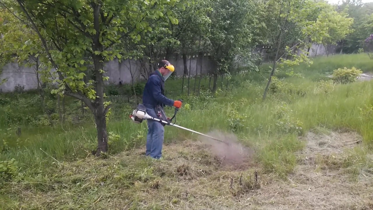 Покосить траву на участке. Как косить траву - YouTube