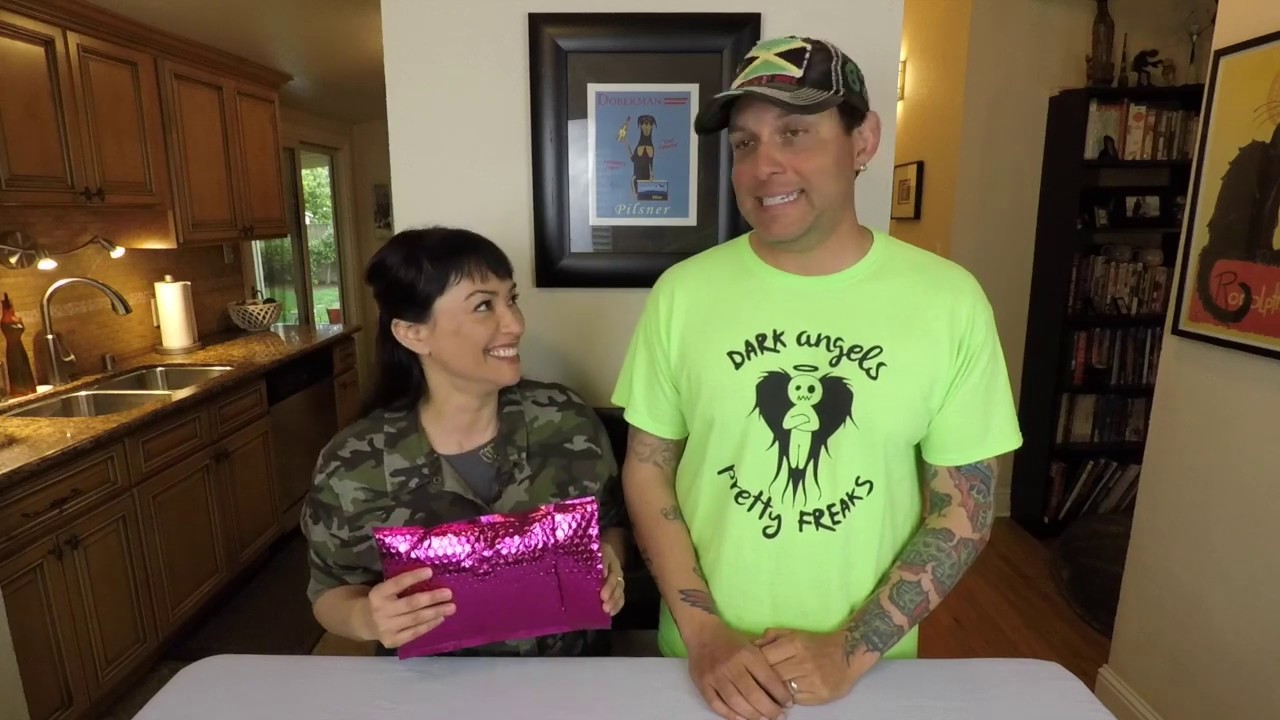 IPSY GLAM BAG MAY 2019! Glitter Bag!