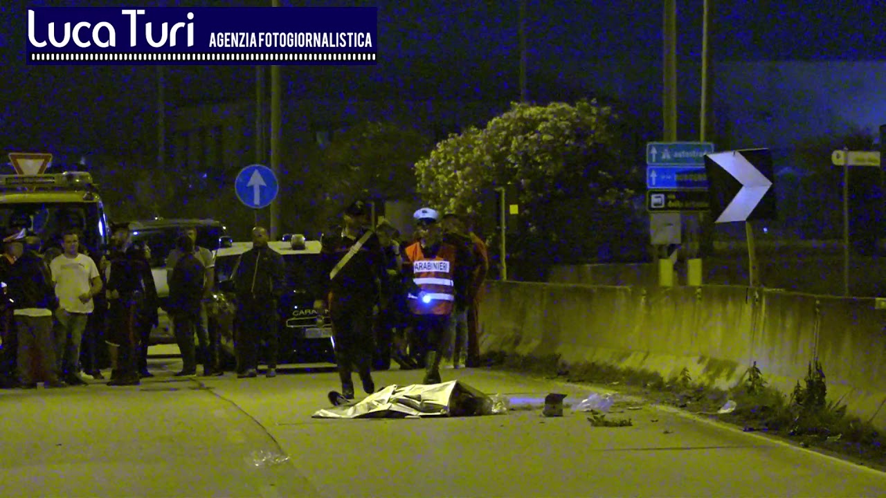 BARI INCIDENTE STRADALE. DECEDUTO UN 17ENNE E UN 18ENNE FERITO YouTube BARI INCIDENTE STRADALE. DECEDUTO UN 17ENNE E UN 18ENNE FERITO YouTube