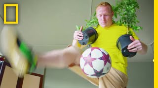 両手がふさがったらフリースタイルフットボール | ナショジオ
