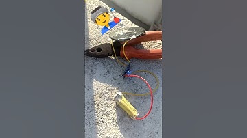 Sun powered energy:charging your 18650 battery with solar panels#shorts#solarcell#charging#cell#gyan