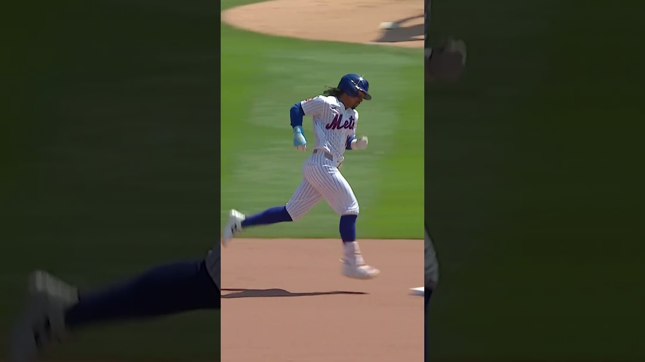 Francisco Lindor goes deep! #sports #highlights #baseball #youtubeshorts #newyork