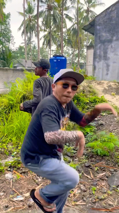 Kades ikut kerja bareng warga nih bod #hoho #kadesviral #ngakak