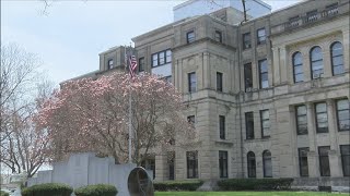 What s stopping the Rock Island County Courthouse from falling