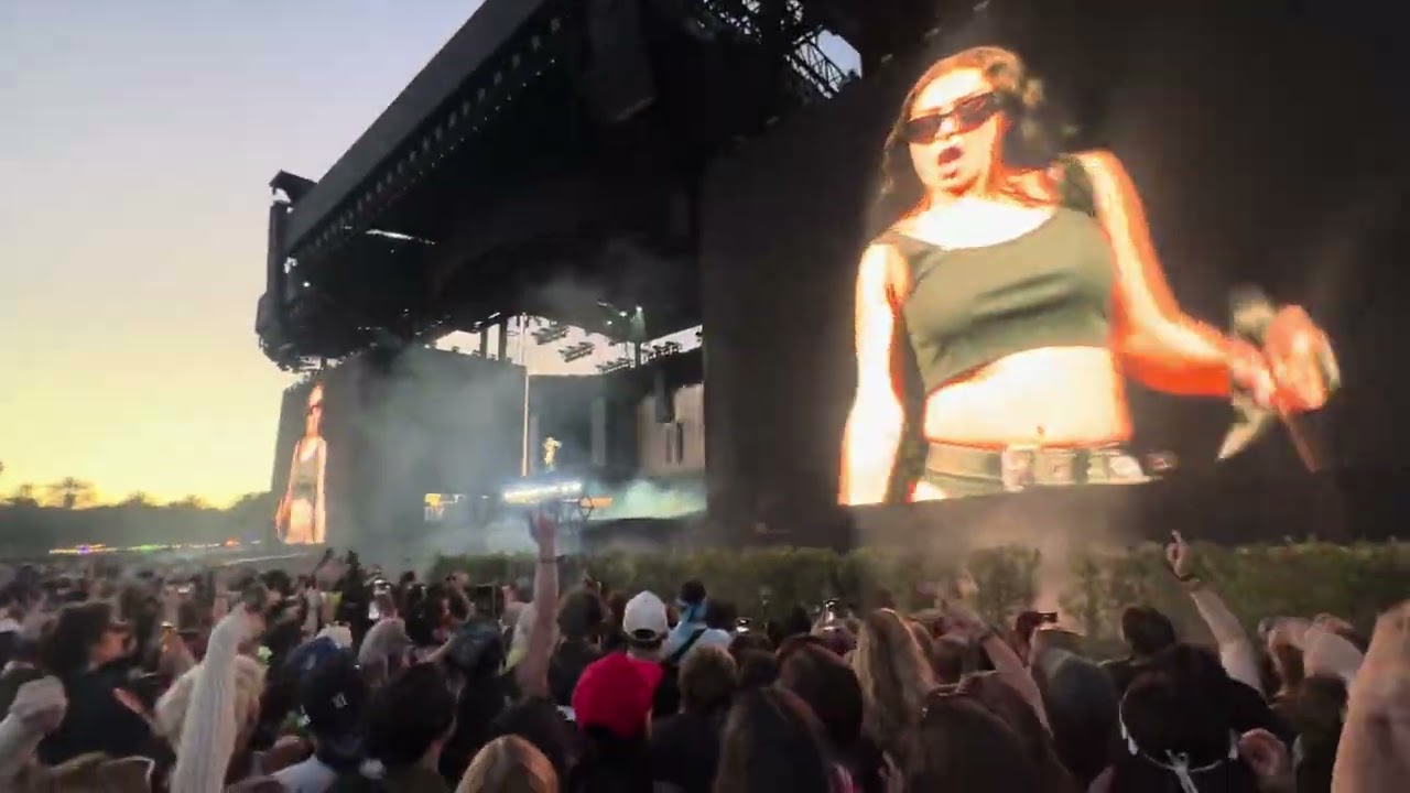 Charli XCX -  Unlock it (Lock It) @ Coachella