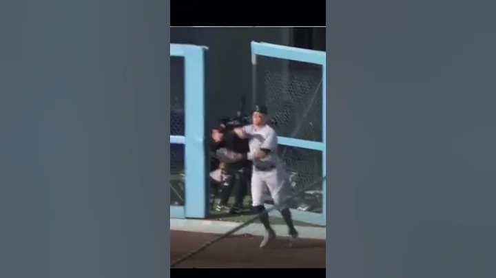 Judge Insane catch vs the Dodgers