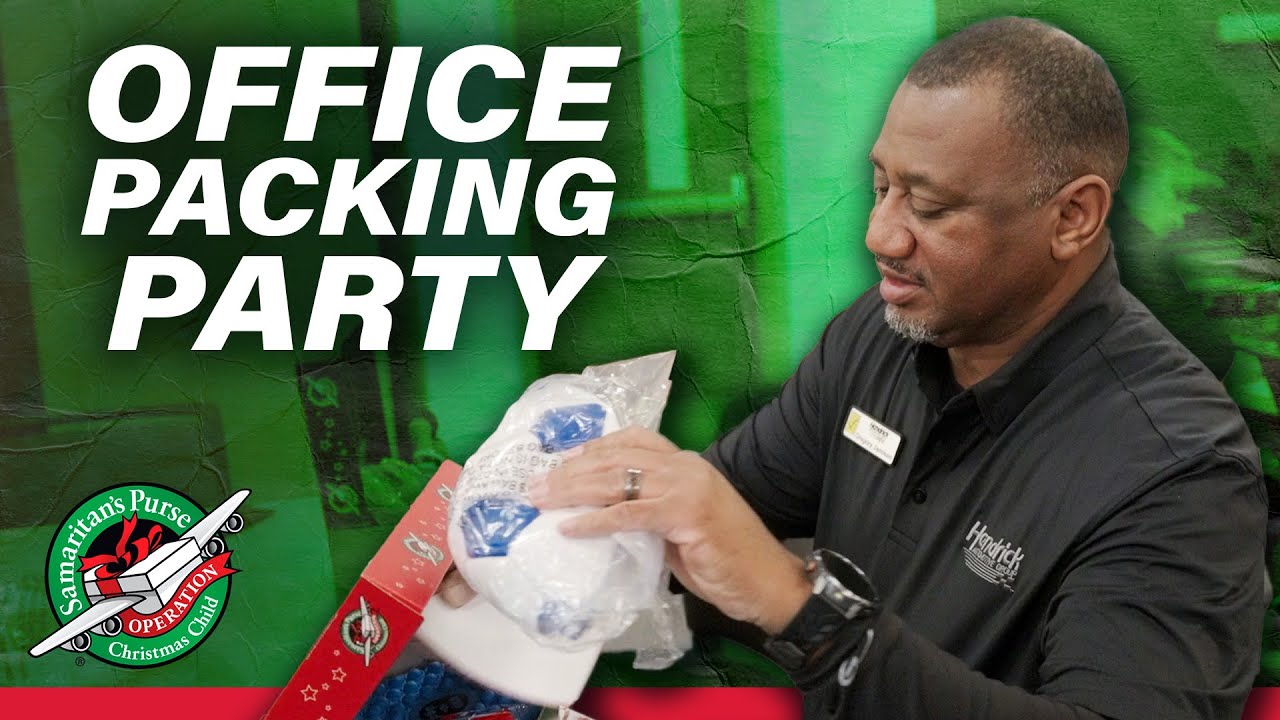 Компания Hendrick Automotive Group устроила собственную вечеринку по упаковке подарков в коробки ...