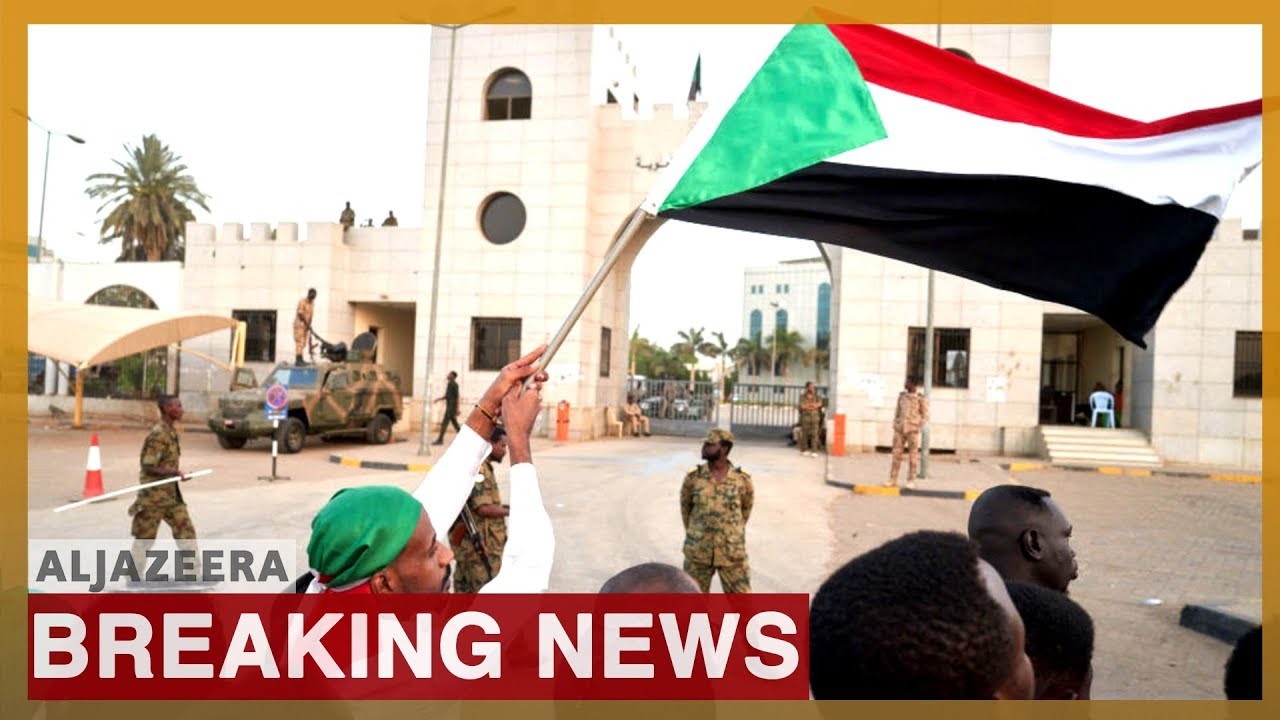 الاتحاد الأفريقي يعلق عضوية السودان بسبب العنف ضد المتظاهرين