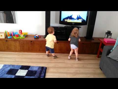 ცეკვავს