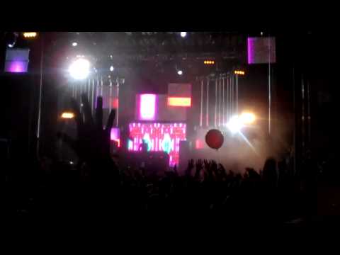 Boys Noize @ EDC 2009 Michael Jackson - Rock With ...