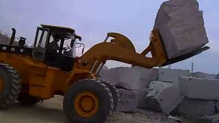 20 tons of stone fork loading machine 16 25 40 tons fork loading truck forklift supe