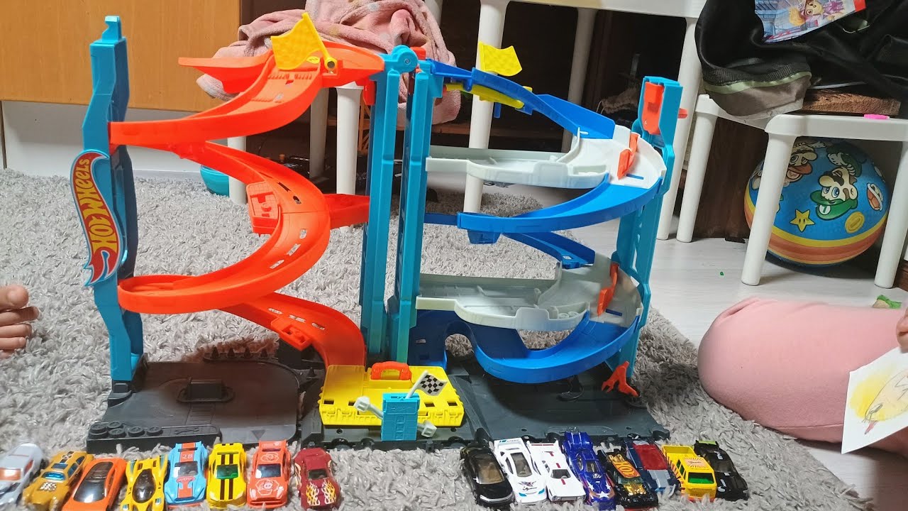 Hot Wheels New Ultimate Garage | hotwheels cars | hot wheels toys | hot wheels city garage