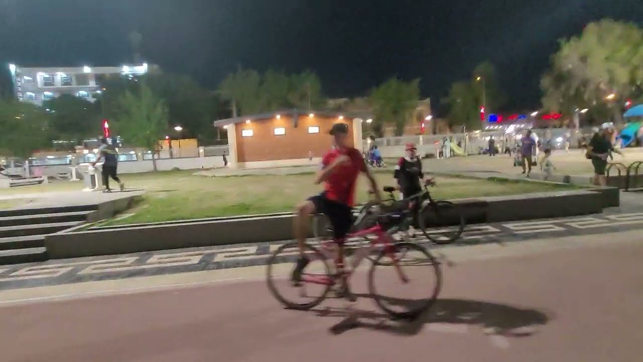 قيادة الدراجات الهوائية 🚴🏻 مع أجواء بغدادية ليلا
