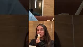 Ela Colocou Tudo Na Boca