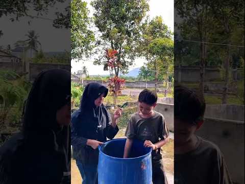 masa keluar batu kerikil😭🤣 #viabudakgalau #budakgalau #funny #ngakak #komedi #lucu #hiburan #comedy thumbnail