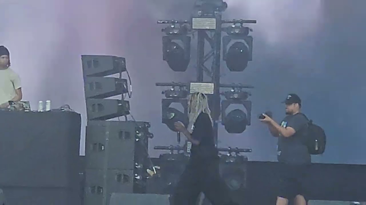 destroy lonely - money & sex (Live at wireless)