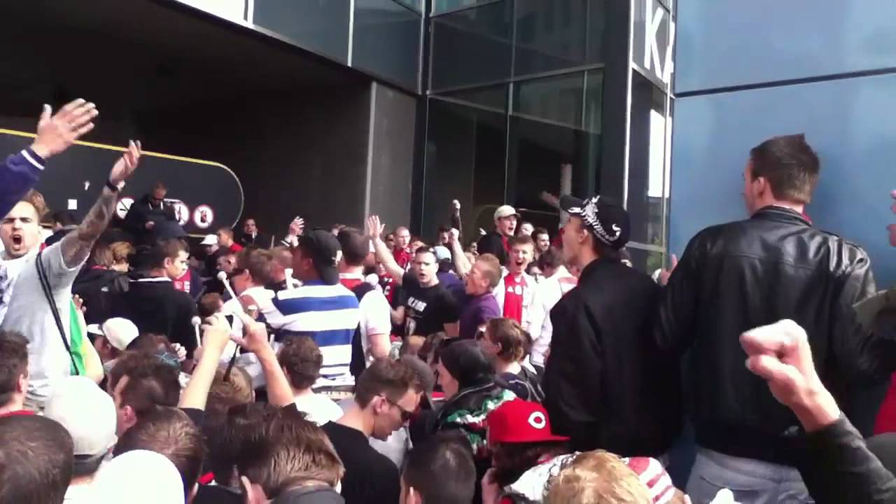 ULTRAS VAK410 Entrada Before Champions Match: AFC Ajax - FC Twente