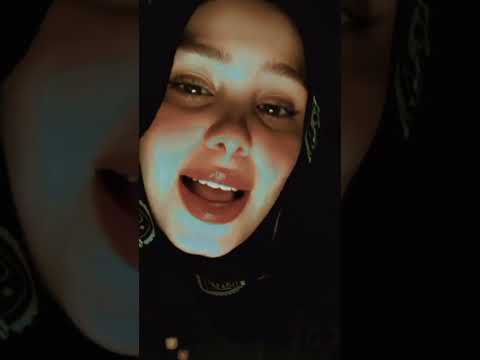 اه انا عايزه قلبي يعيش وحيد حبه ان هفضل من بعيد مش عايزه اعيش مع ناس بتخدع بعصها