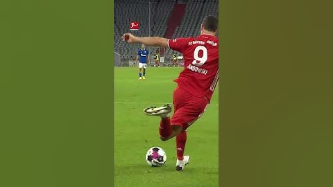 Thumbnail of LEWANDOWSKI RABONA ASSIST 🥶😳