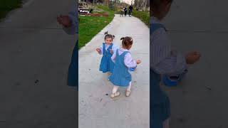 His hat fell off 😱🧐😤 #keşfet #twinmoments #baby