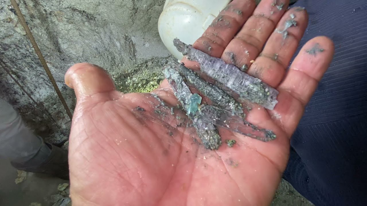 GILBERTO GIL GARIMPO CALDEIRÃO DE PEDRAS TURMALINAS E KUNZITAS ZAP 33 999485460