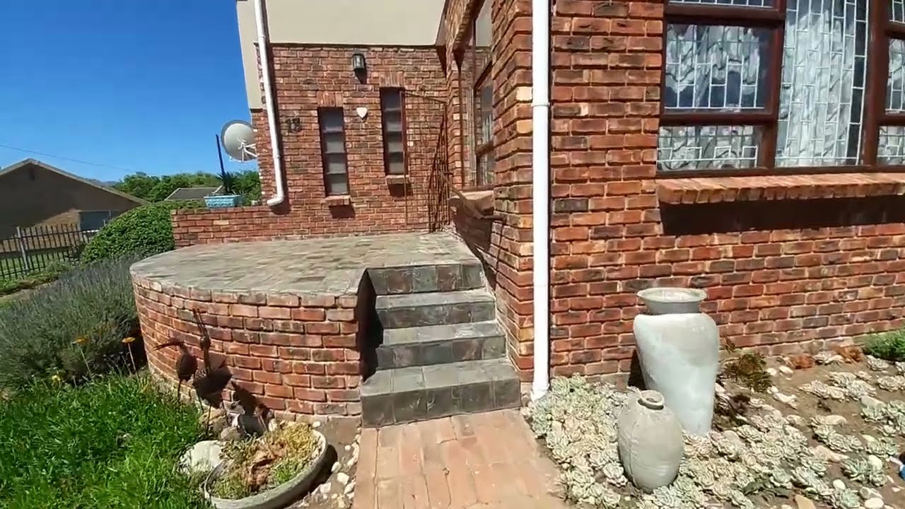 Immaculate Family Home in tranquil Kareedouw On Action 27 November 2025