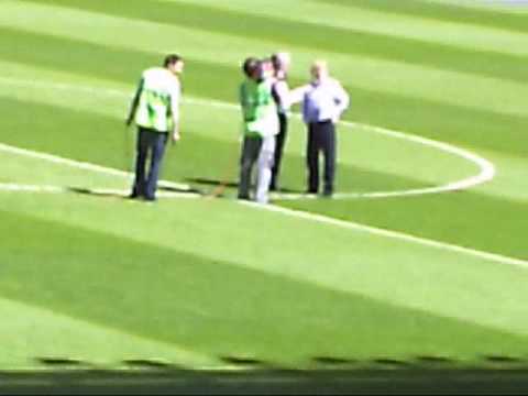 Gordon Strachan Says Farewell To Celtic Fc At The Tommy Burns Tribute Match