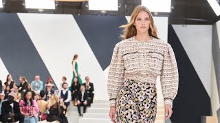 Chanel Fall-Winter 202223 Haute Couture Show, Constructivist Inspirations Chanel Haute Couture