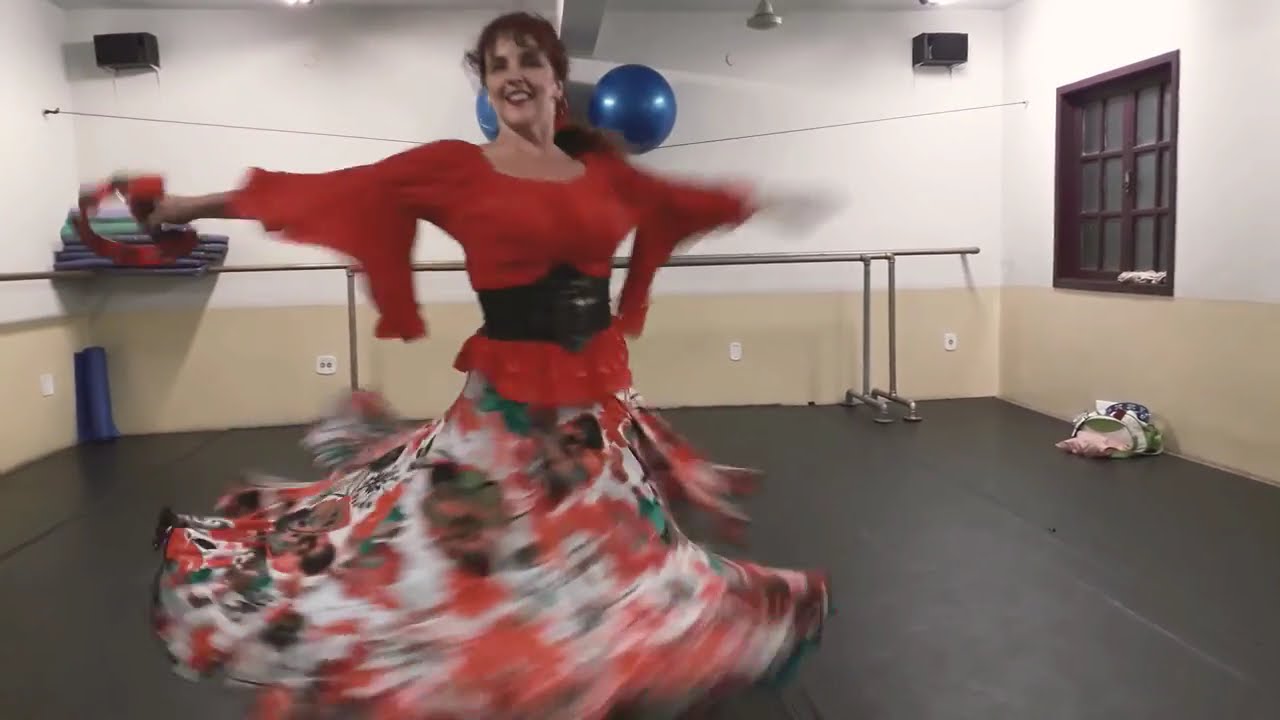 Dança Cigana com Pandeiro 2019 - Completa e com música!