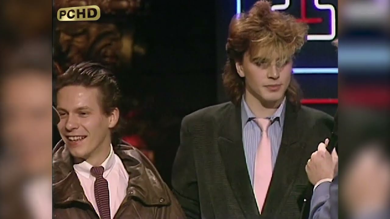 Duran Duran Accept Best Album @ The British Rock and Pop Awards 08/02/1983