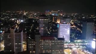 Menikmati pemandangan kota jakarta di suasana malam hari 2021
