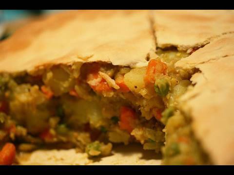 Aloo Samosa Pie or Samosa Casserole or Baked Samosa Brunch Recipe Video | Bhavna