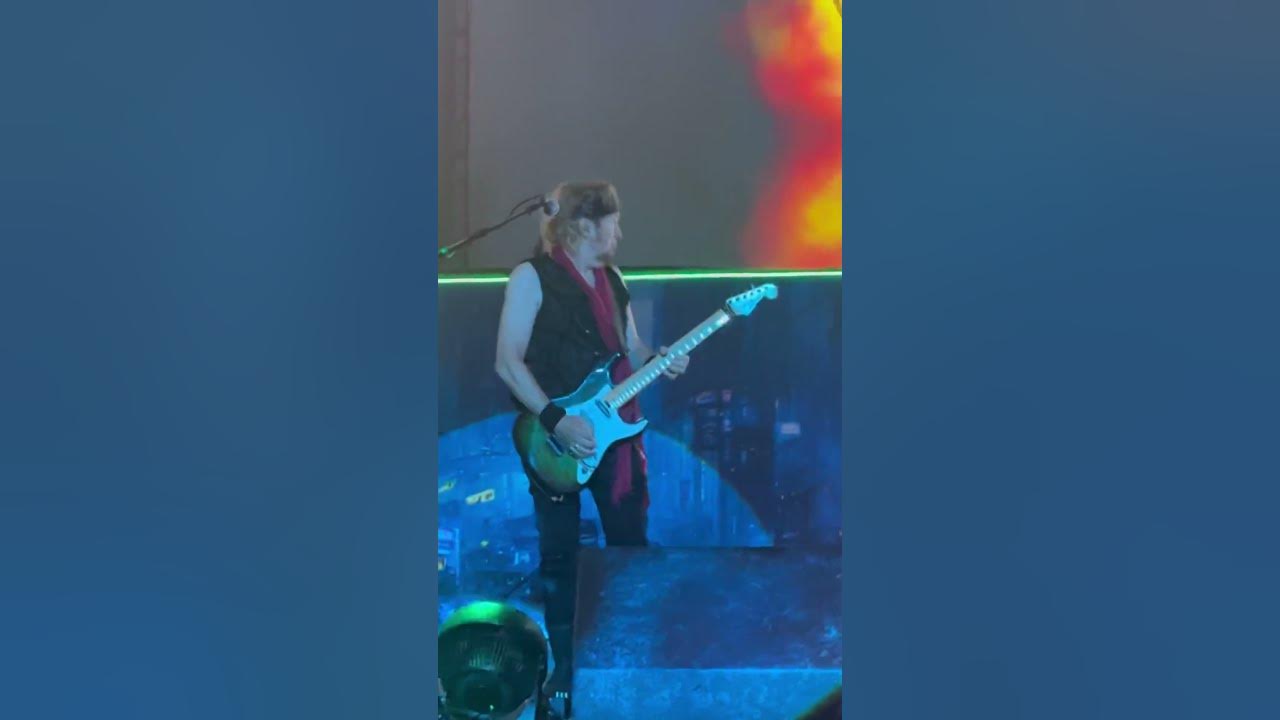 Adrian Smith gets angry during Wasted Years solo (The Future Past Tour in Ljubljana)